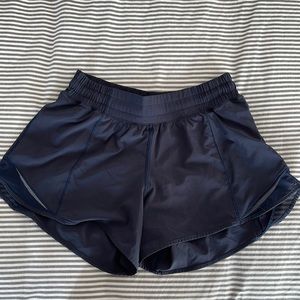 Lululemon hotty hot shorts low rise 4’ navy